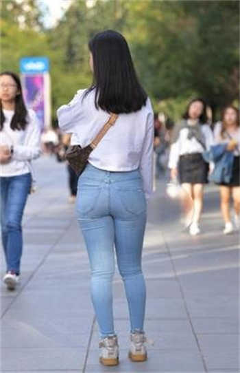 哺乳期涨奶别人吸小说