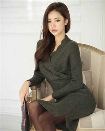 李老汉瓜地两个女孩