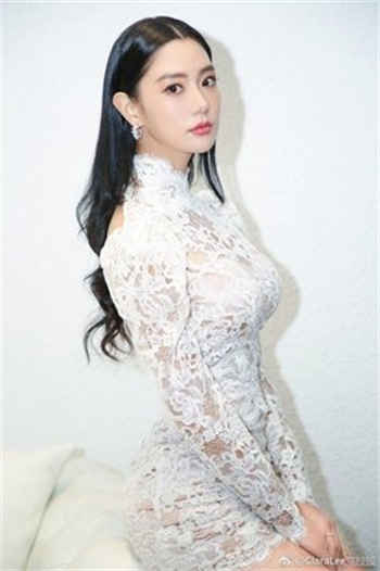 小莹和父亲梅开二度