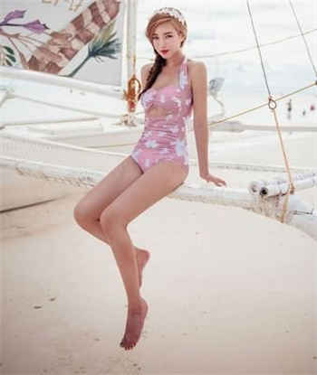 风流少年和绝色美母