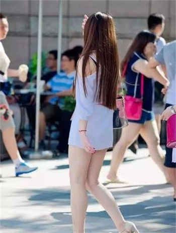 公寓厕所饭盒接前女友尿喝