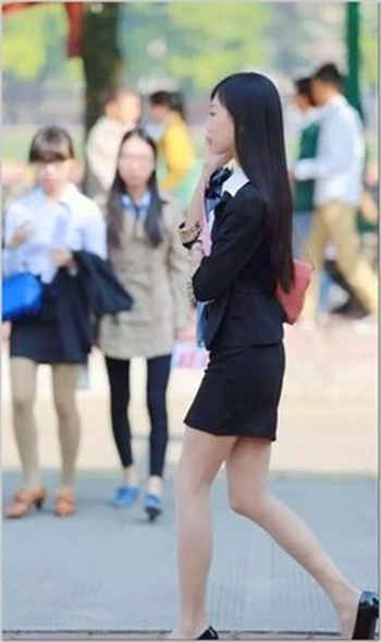 为救丈夫妻子只得用美人计