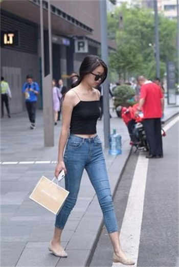 蔷薇后花园黑沼泽俱乐部