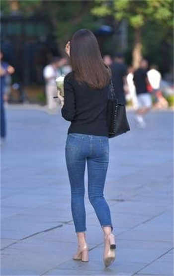 飞机上操杨钰莹的小说