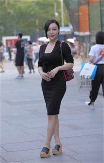 林思妤怎么总跟一个人拍