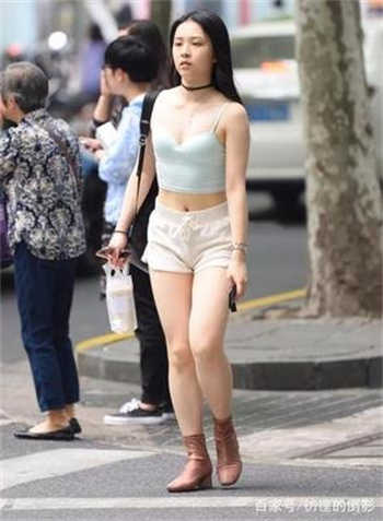抖音一个女的喝酒点火