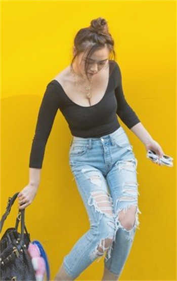 虎牙织梦艺嫣衣服掉落